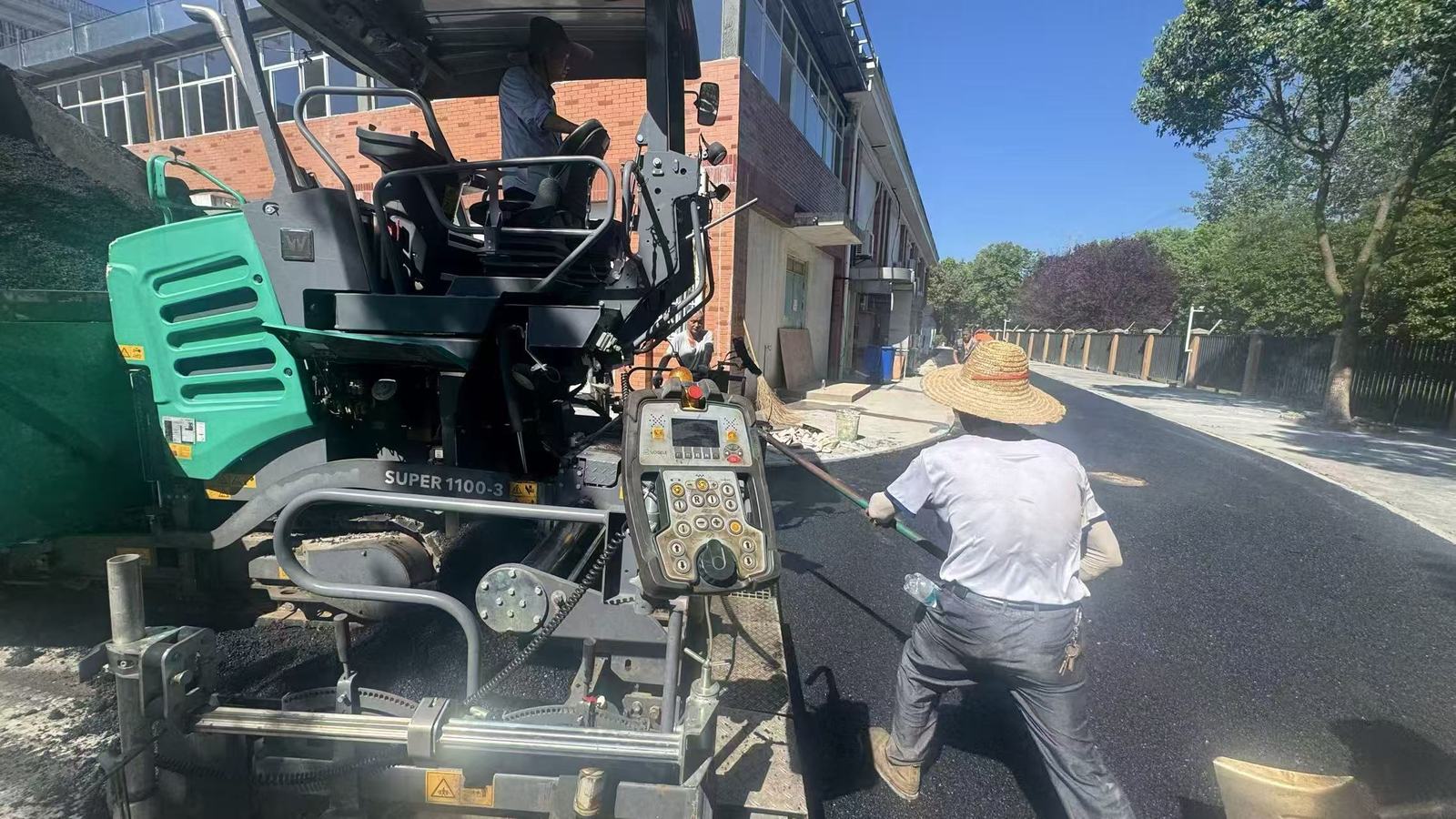 开学季校园道路赶工施工:如何在短工期内完成沥青摊铺